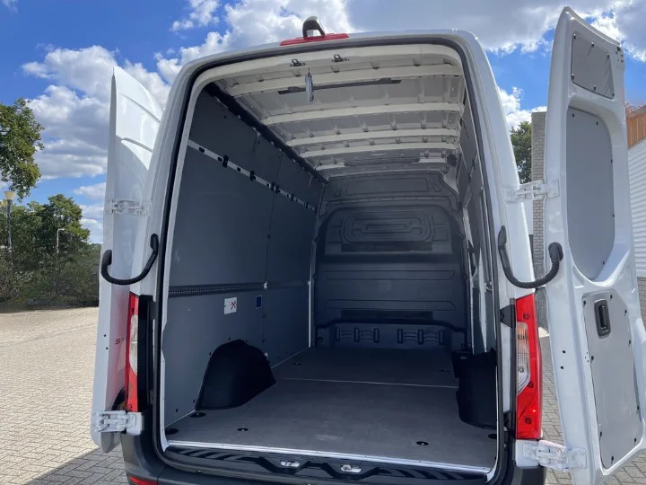 camion de 16m3 pour transport de marchandises 